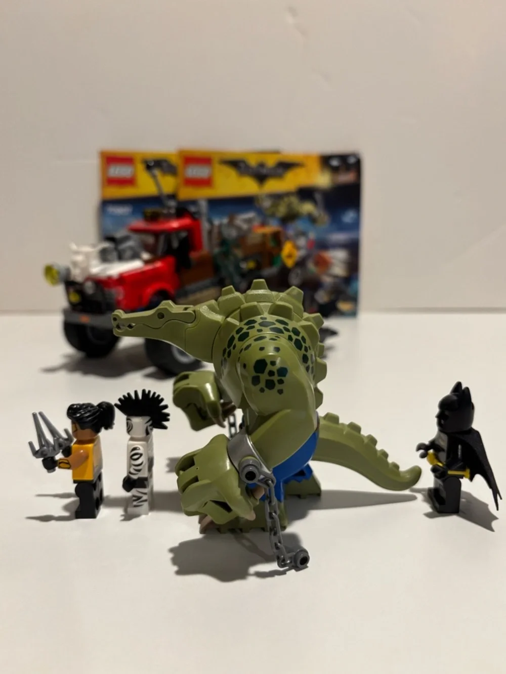 LEGO #70907 Killer Croc Tail-Gator - Picture 4 of 15